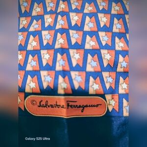 SALVATORE FERRAGAMO ORIGINAL New 100% Silk Star Pattern Scarf/pocket Square